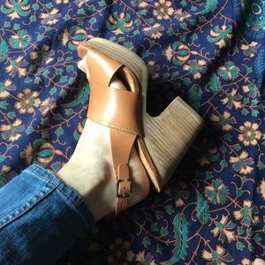 Lucky Brand Kacia sandal *size 7*